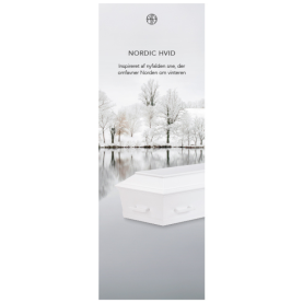 Banner med motiv av sjö och snöklädda träd.